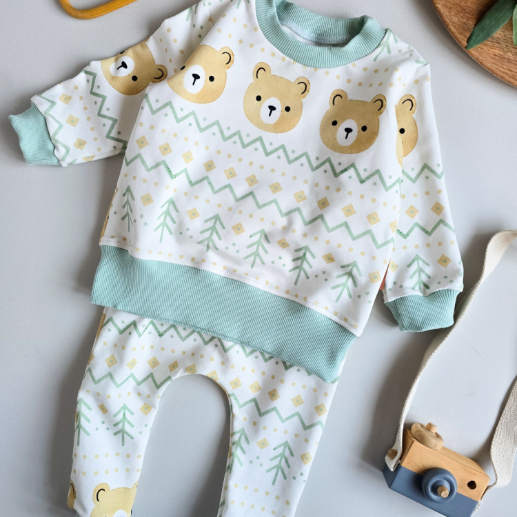 Dres dziecięcy misie pastelowe z ściągaczami miętowymi.