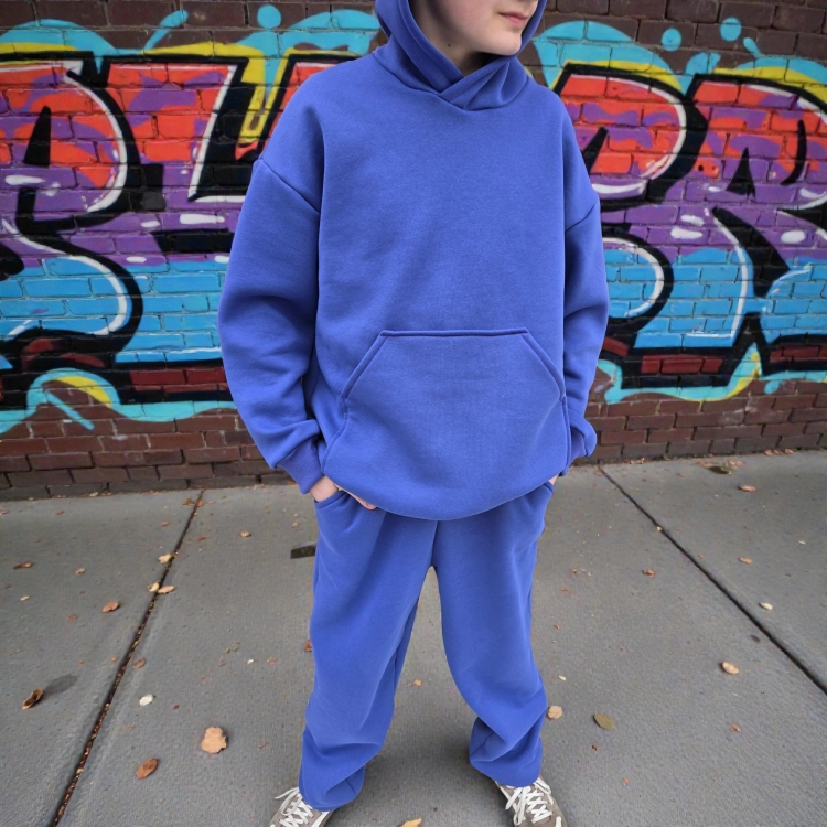 Dres młodzieżowy MILKA z kapturem opcja dodatkowa